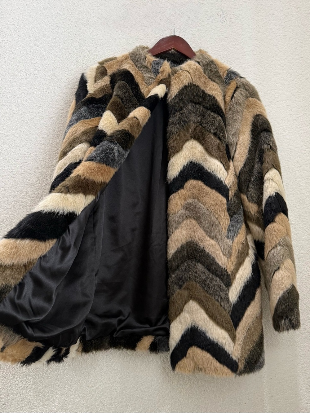 AMUSE SOCIETY Waylon Faux Fur Chevron Pattern Coat Jacket Size M - Picture 9 of 15